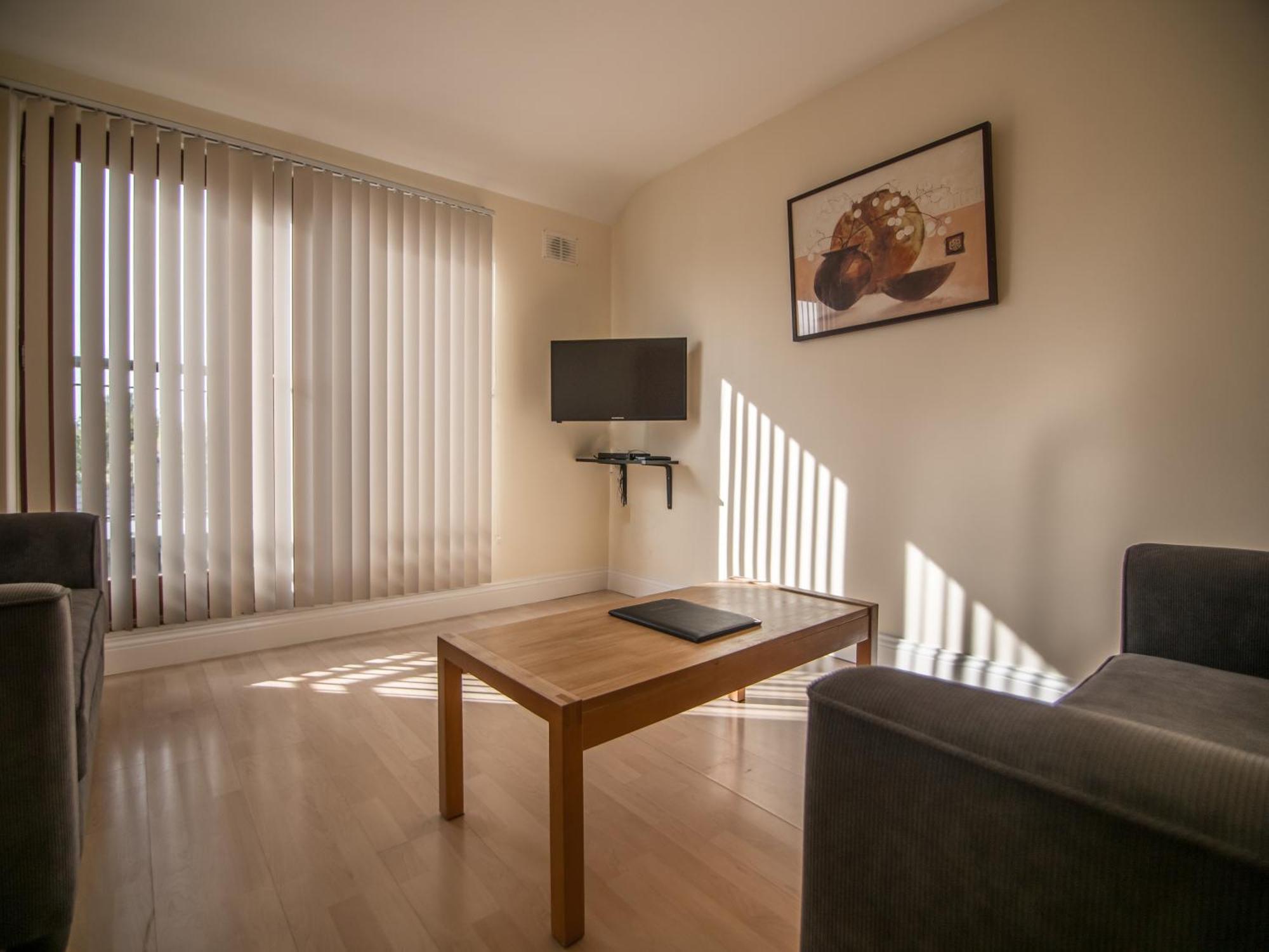 Donegan Court Aparthotel Galway Exteriör bild