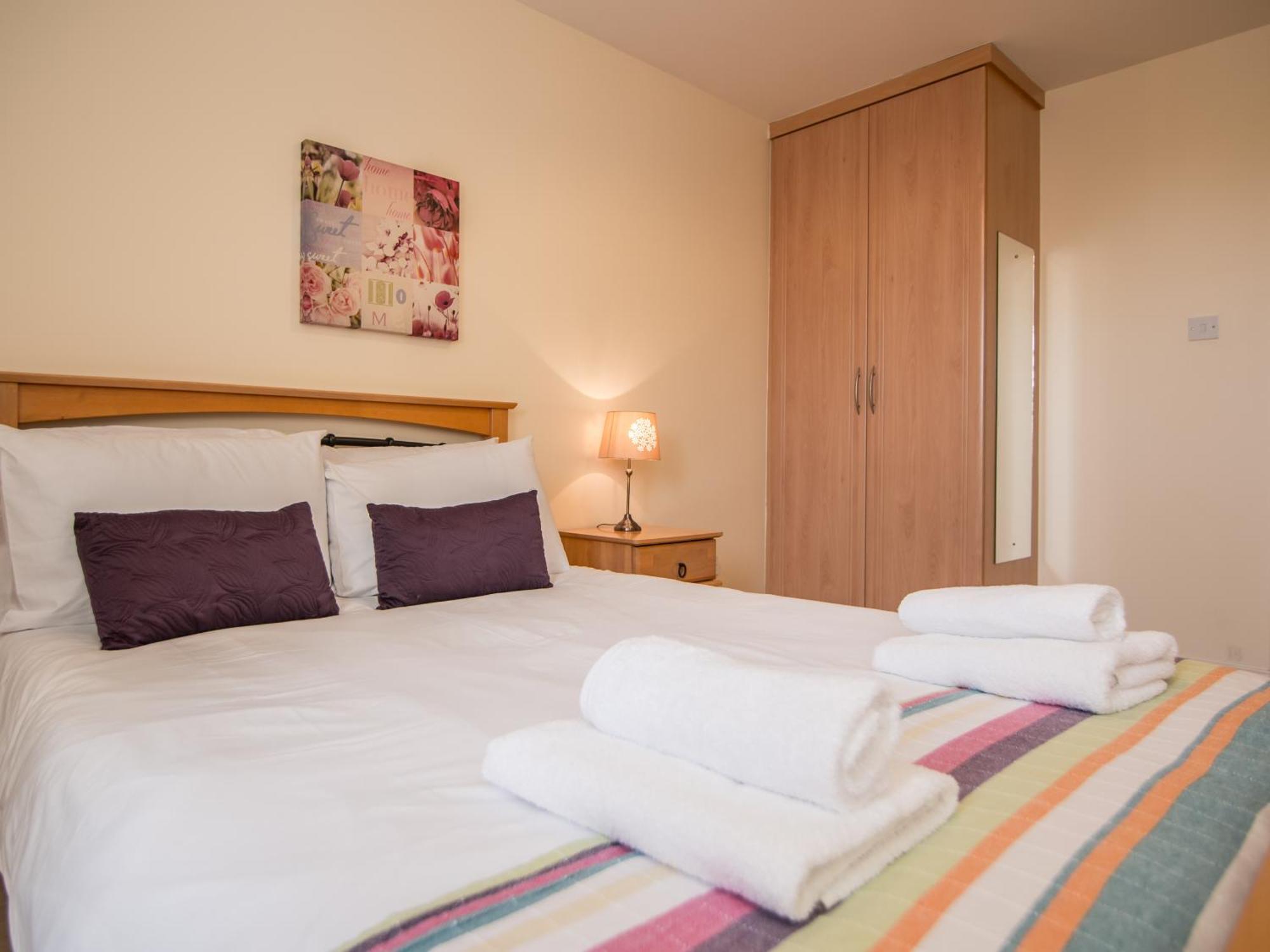 Donegan Court Aparthotel Galway Exteriör bild