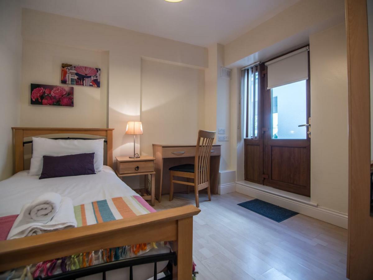 Donegan Court Aparthotel Galway Exteriör bild