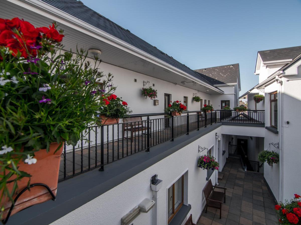 Donegan Court Aparthotel Galway Exteriör bild