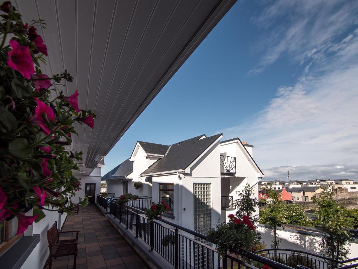 Donegan Court Aparthotel Galway Exteriör bild