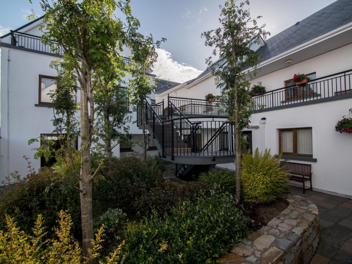 Donegan Court Aparthotel Galway Exteriör bild