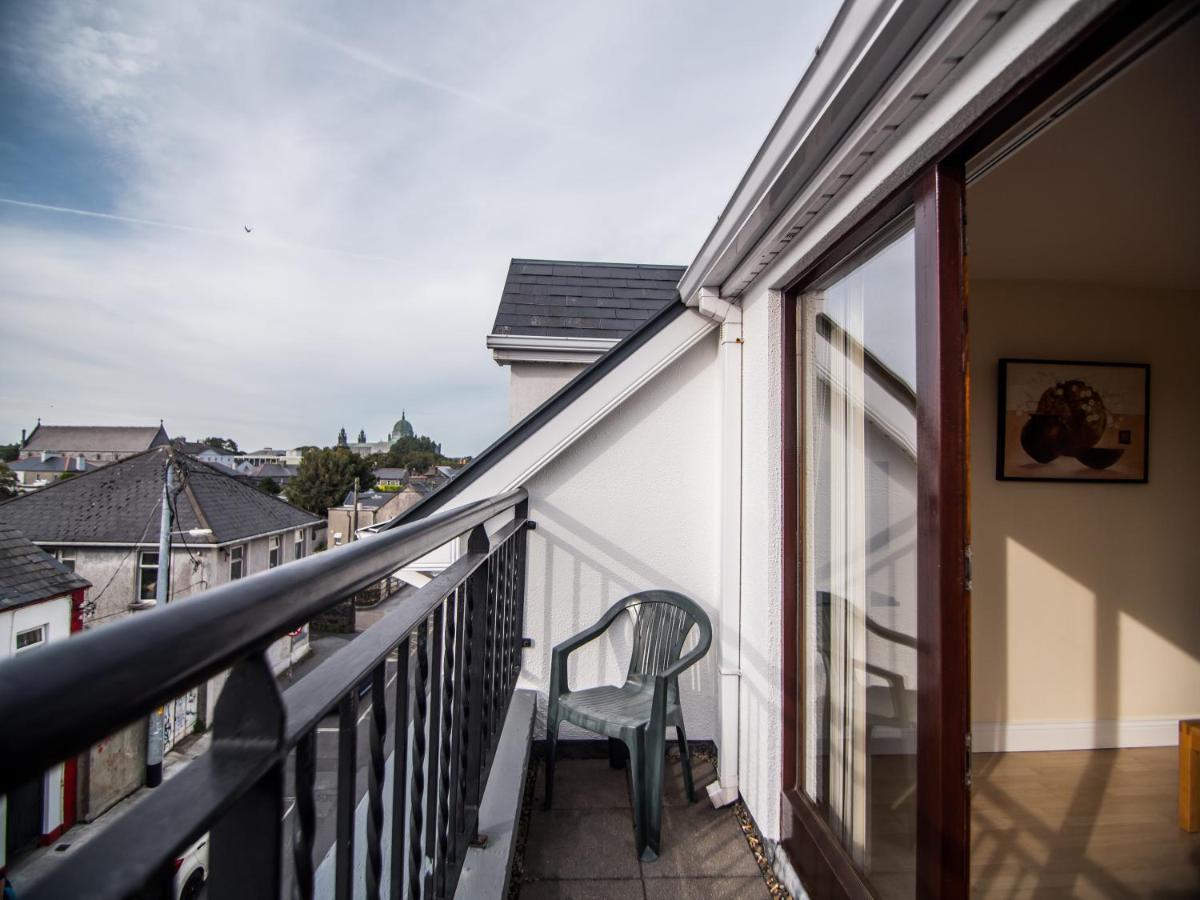 Donegan Court Aparthotel Galway Exteriör bild
