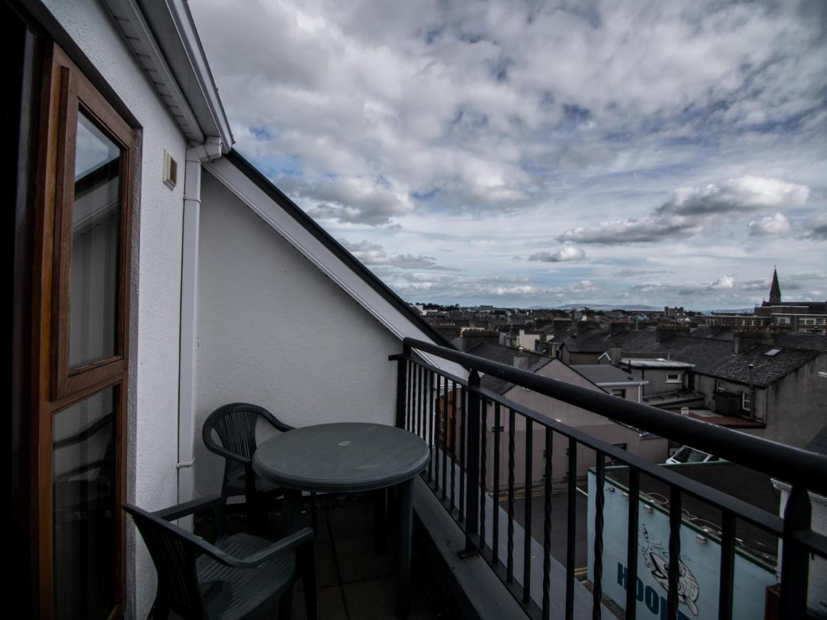 Donegan Court Aparthotel Galway Exteriör bild